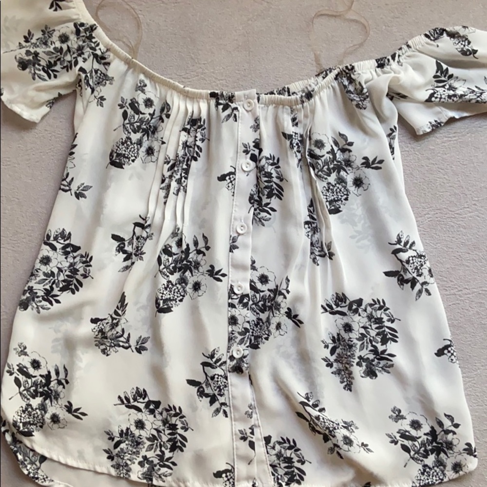 Off the shoulder- black floral